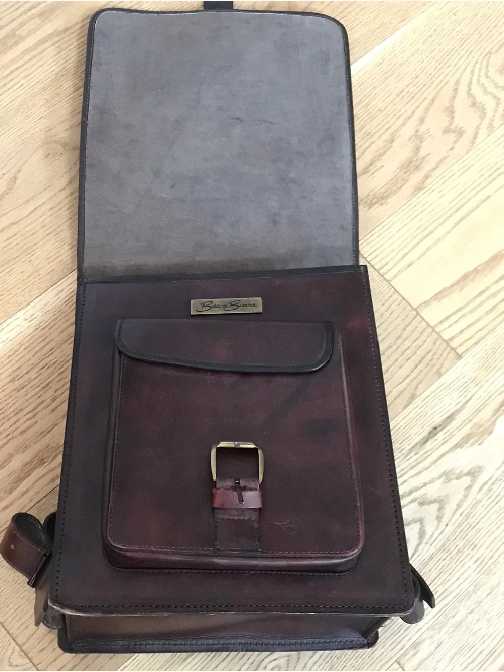Stefano classic old-school leather backpack (medium)